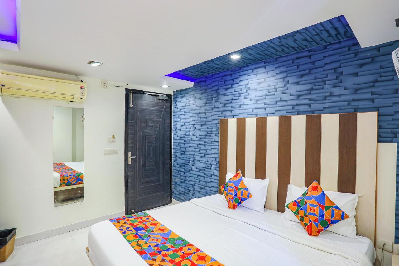 Fabhotel Trio Continental Patel Nagar New Delhi Exterior photo