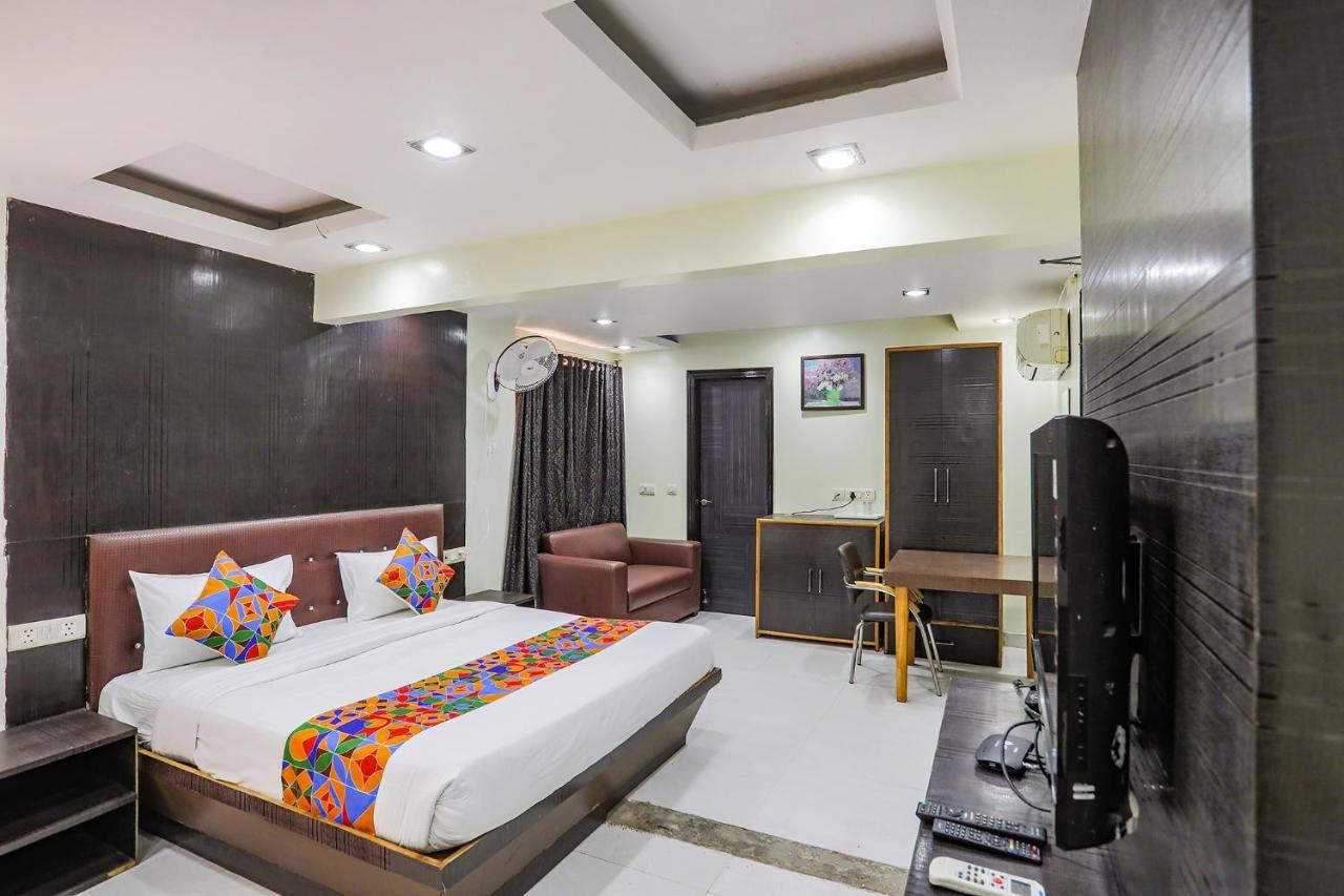 Fabhotel Trio Continental Patel Nagar New Delhi Exterior photo