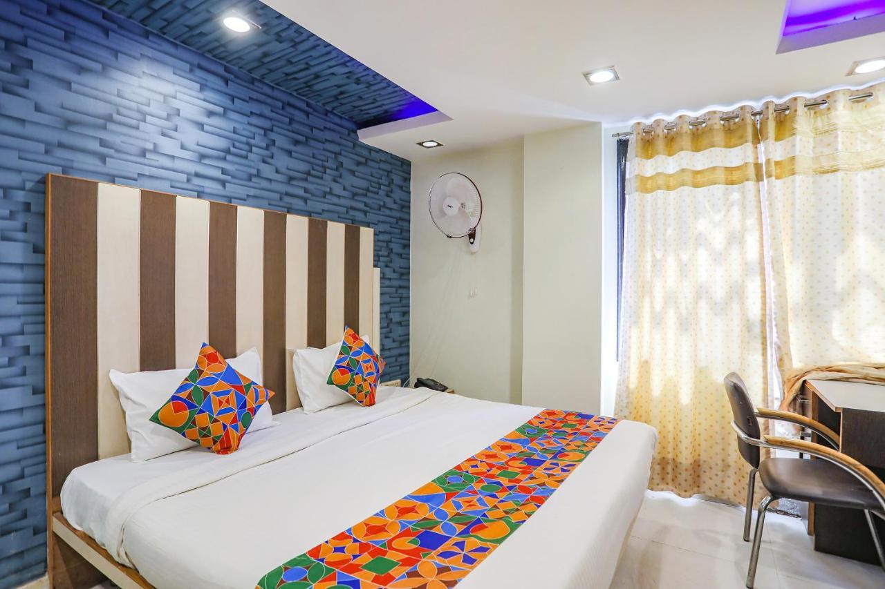 Fabhotel Trio Continental Patel Nagar New Delhi Exterior photo