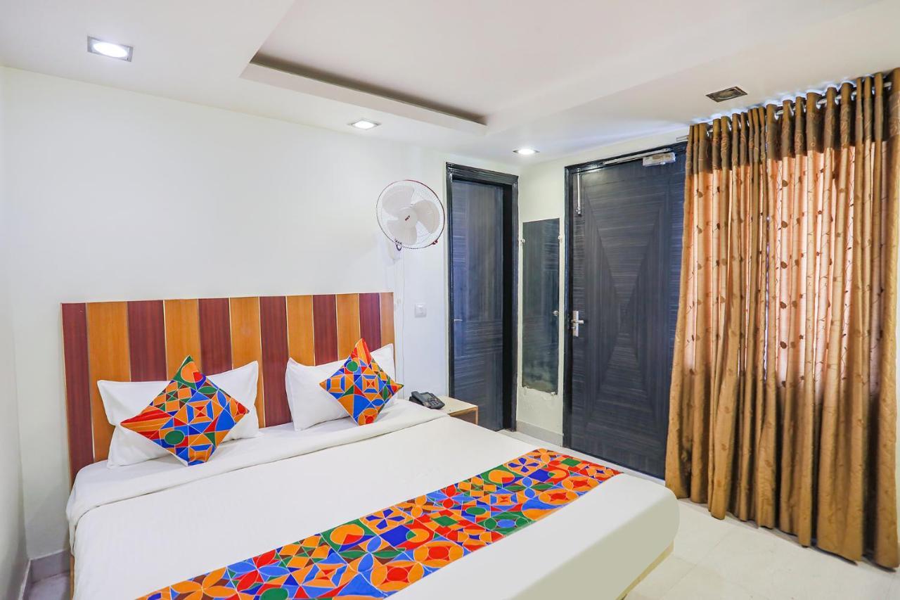Fabhotel Trio Continental Patel Nagar New Delhi Exterior photo