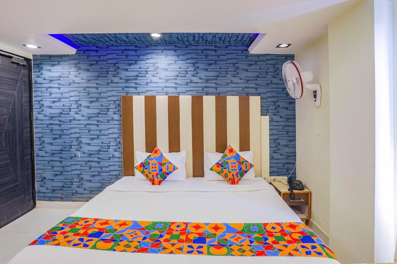 Fabhotel Trio Continental Patel Nagar New Delhi Exterior photo