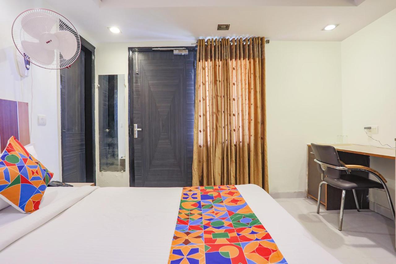 Fabhotel Trio Continental Patel Nagar New Delhi Exterior photo